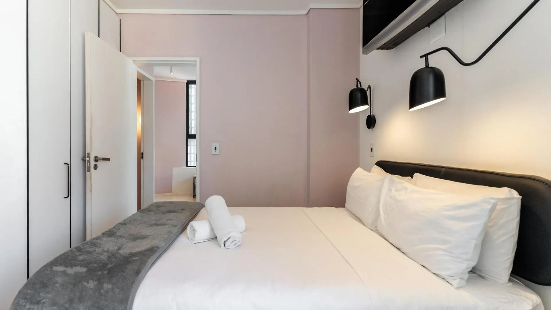 Flamingo 603: Sea Point Aprt With Mountain Views Apartment Cape Town