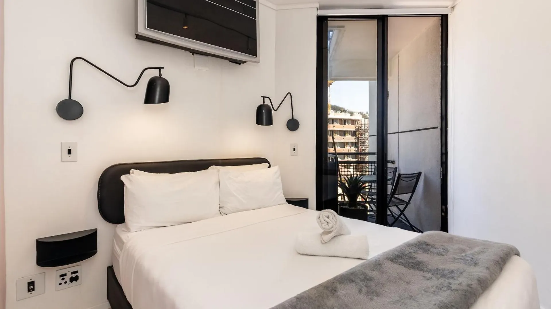 Flamingo 603: Sea Point Aprt With Mountain Views Apartment Cape Town